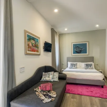 Monza City Rooms & Studios