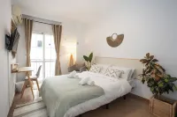 Naim Guest House Nerja