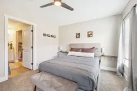 Traverse City Flats Hotels in Acme Township