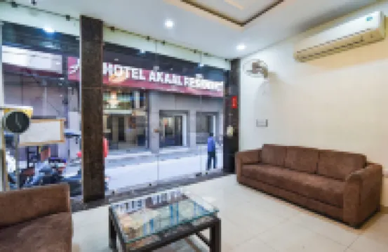 Hotel Akaal Heights
