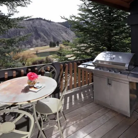 82 Ridgepoint 3 Bedroom Townhouse by RedAwning