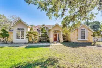 Spacious San Antonio Home w/ Outdoor Oasis! - con encanto
