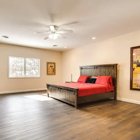 Relaxing Sauna: Hoffman Estates Villa in Elgin! Ξενοδοχεία στην πόλη Elgin
