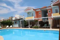 Cundavilla Hotel & Suites - Kolam Renang