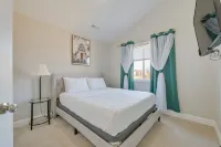 5 Mi to Charlotte Motor Speedway: Cozy Townhome - Homestays