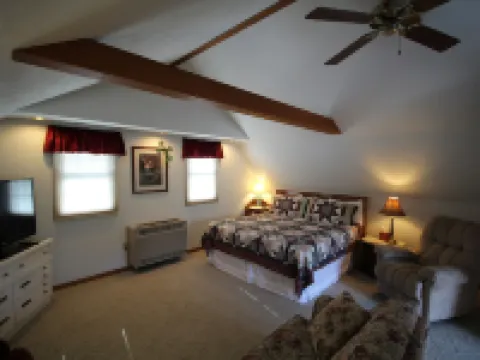 Trickling Waters Retreat Hotels in Mendon