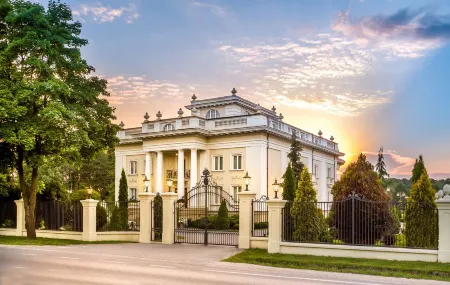 Pałacyk Otrębusy Business & Spa