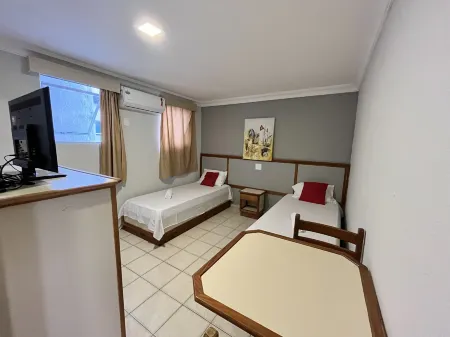 Hotel Teófilo Otoni Отели в г. Теофилу-Отони