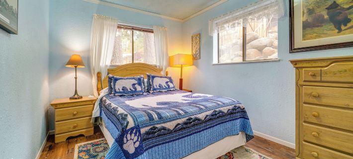 Waterfront Truckee Cabin on Donner Lake! Hotels in Truckee