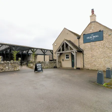 The Loft at The Old Dog Thorpe Отели в г. Ашбурн