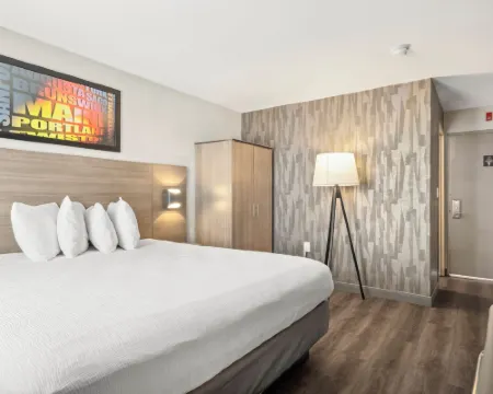 The Elmwood Hotels in Waterville