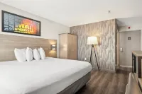 The Elmwood Hotels in 