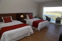 Altos del Arapey Club de Golf & Hotel Termal فنادق في Termas del Arapey