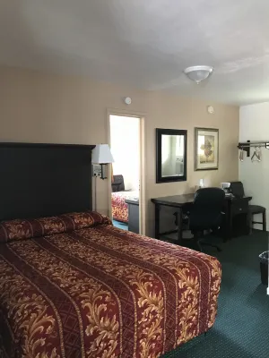 Townhouse Motel Hotels in Weed