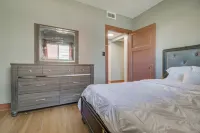 Jetted Tub Dayton Condo, 2 Mi to Oregon District