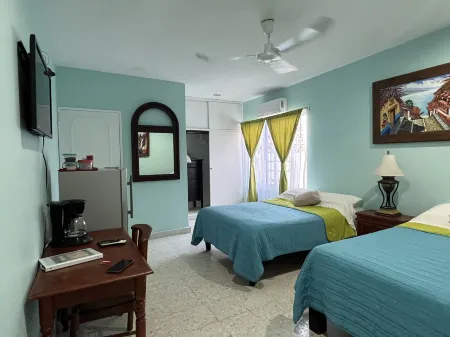 Belisario Отели рядом с достопримечательностью «Old Mazatlan»