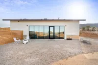 Back Haus - Views, Dark Skies and Fire Pit! 1 Bedroom Home by RedAwning - parking