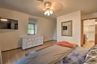 Lake Hartwell Home w/ Dock < 10 Miles to Clemson! - balcony