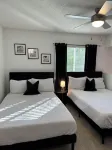Bailey's Blaque Suite-Near UAH & Midcity