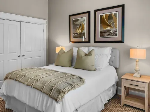 3 bedrm retreat w/ wrap around porch & walking distance to Rosemary & Alys Beach