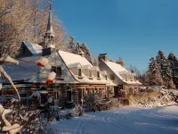 Le Petit Clocher Gite Touristique B & B Hotels in Sainte-Adele