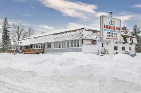 Lakeside Inn Отели в г. Леннокс энд Аддингтон Каунти