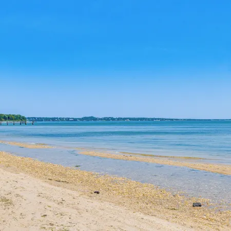 Distinctive Hamptons Home w/ Pool Near Bay, Ocean