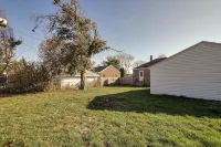 Quaint Cedar Rapids Home, 4 Mi to Downtown! - Homestays