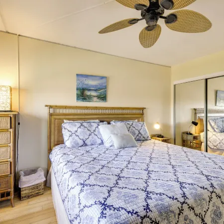 South Padre Island Condo - Walk to Beaches!