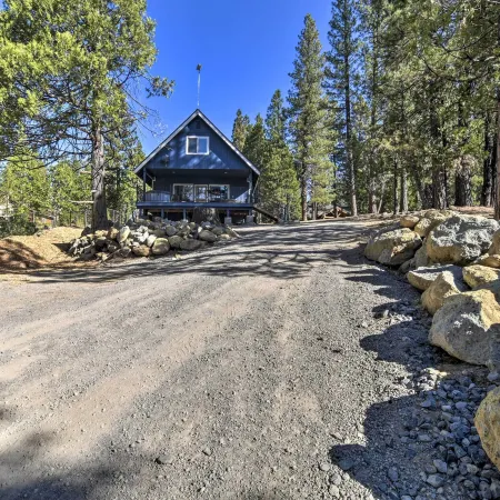 Home Near Lake Almanor, 1/2 Mile to Boat Launch!