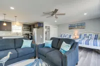 Ocean Isle Beach Vacation Rental ~ 1 Mi to Pier! - balcony