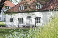 Västanå Slott Hotel a 