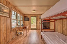 Creekside Cabin 8 Mi to Kings Canyon National Park