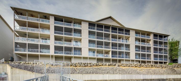 Osage Beach Condo Near Hiking and Shopping! Hotels in Osage Beach