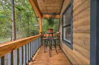 Romantic Broken Bow Cabin w/ Jacuzzi & Fire Pit! -  Appartamenti vacanze