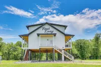 Riverfront Murfreesboro Cabin w/ Fire Pit - 4-Star