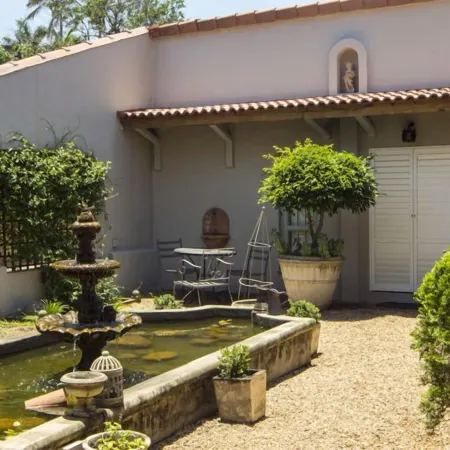 Maison H Guest House