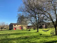Grange de la Cole Hotels in Nontron