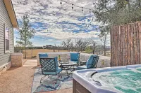 Comfy Hill Country Haven w/ Private Hot Tub! - Maalaistalo