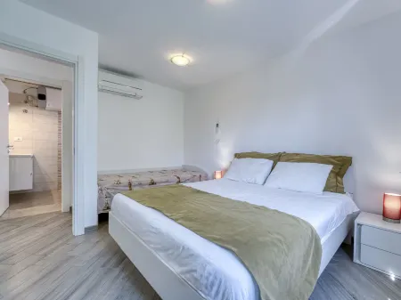 Wabi Sabi Resort 1 Отели в г. Brzac