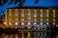 Hydrama Grand Hotel Hotels in 