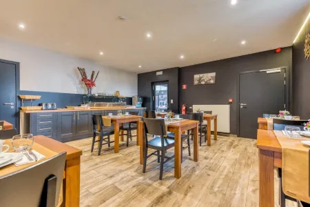 Hôtel Mosa Отели в г. Далем