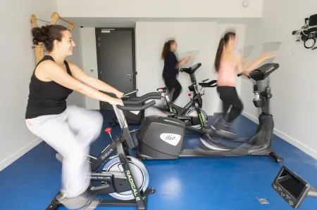 Hotel Enight Отели рядом с достопримечательностью «Eglise St-Pierre de Gradignan»