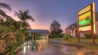 Heritage River Motor Inn - parking
