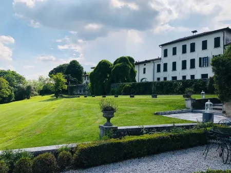 Hotel Villa Policreti Отели в г. Маниаго