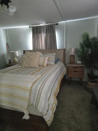 No Pets/Non Smoking 3-Bedroom Home in Counce with WiFi, AC Отели рядом с достопримечательностью «Парк штата Пиквик Ландинг»