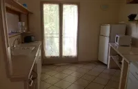 Rental of an apartment in a provencal farmhouse in Pontet with swimming pool Hotel a Le Pontet