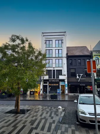 Elberg Hotel & Apartments Отели в г. Мускрон