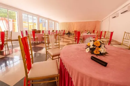 Qcent Woods Resort & Spa, Rishikesh Отели рядом с достопримечательностью «Eden Rock River Resort»