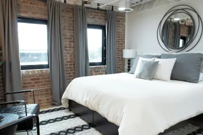 Downtown Tuscaloosa Loft, walking distance to UA/Stadium/Bars/Restaurants Hotels near Winn-Dixie